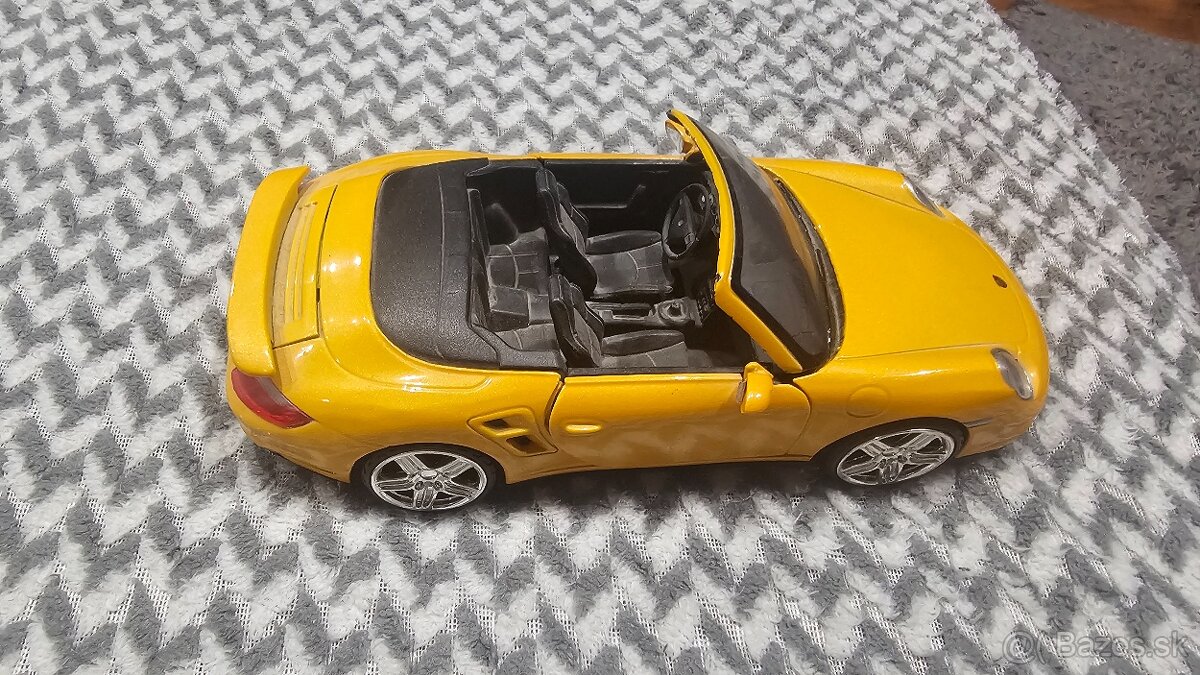 Model 1:18 Jaguar XJ220 - 6