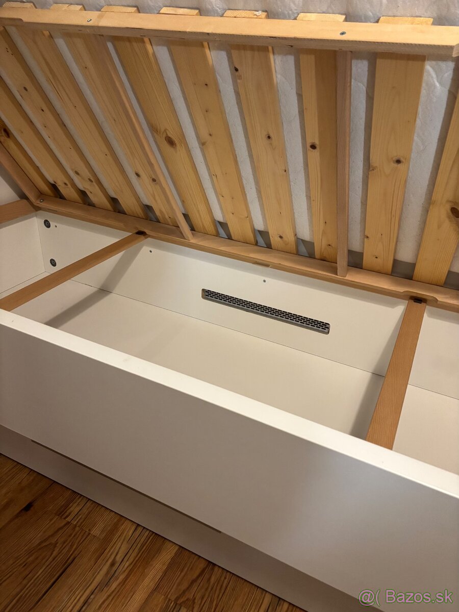 PREDÁM POSTEĽ s roštom a matracom - 6