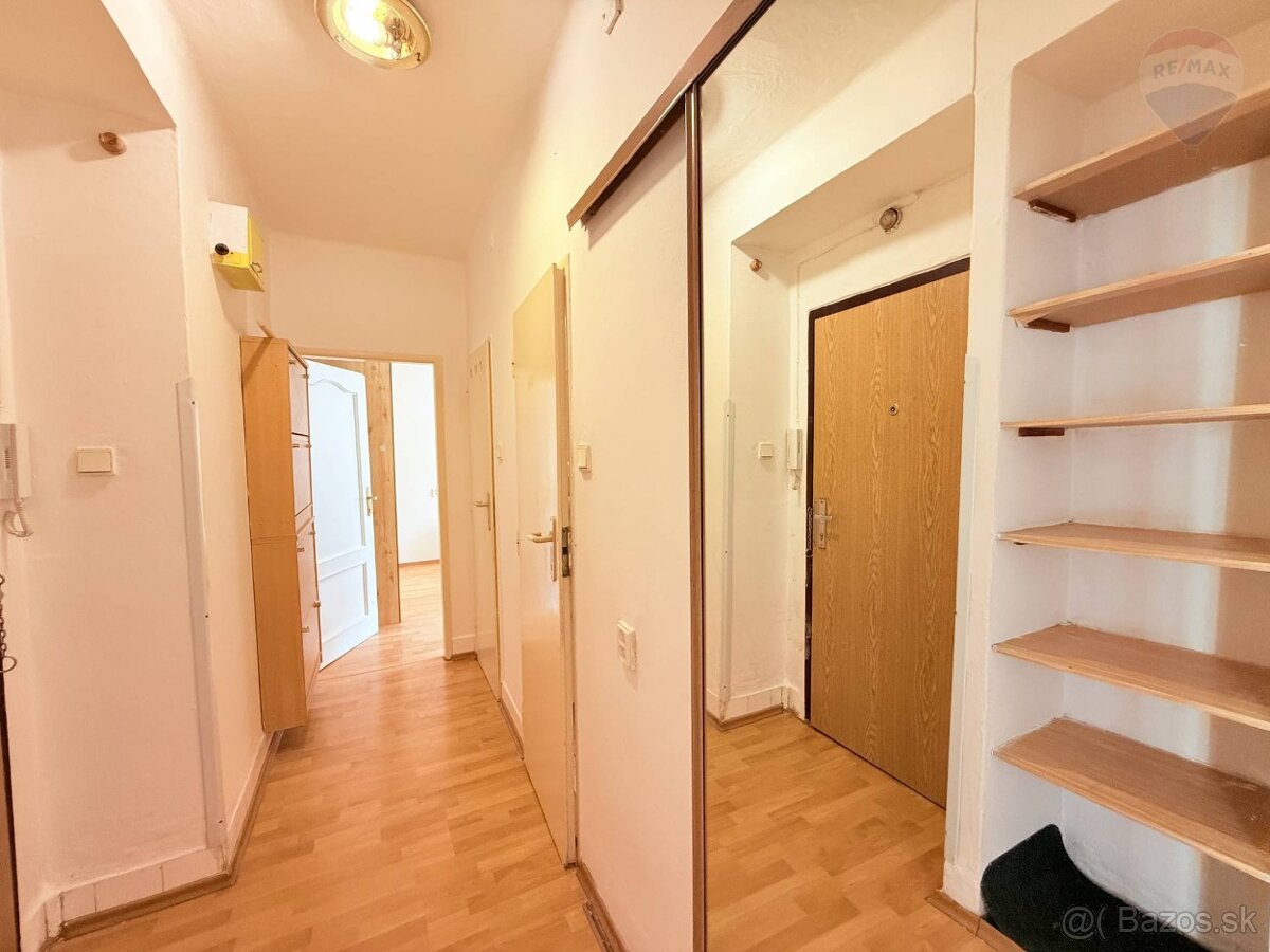 REZERVOVANÝ 2 izbový byt na ulici Dobrianskeho v Humennom. - 6