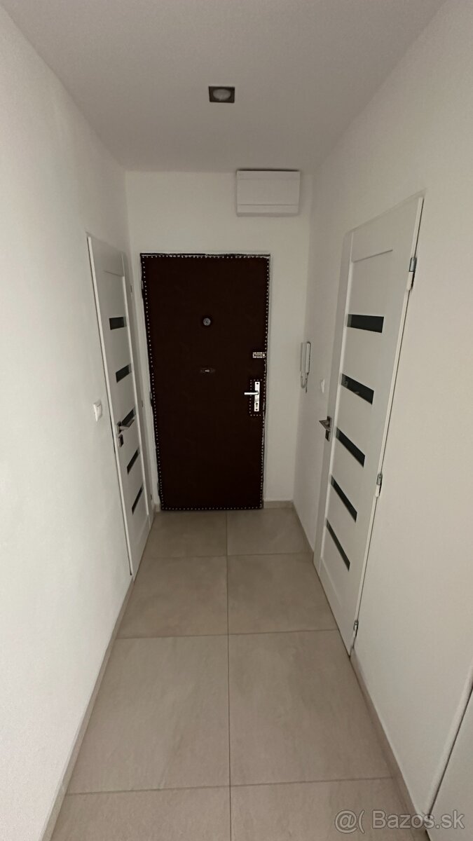 Veľký 3izbový byt v úplnom centre mesta - 6