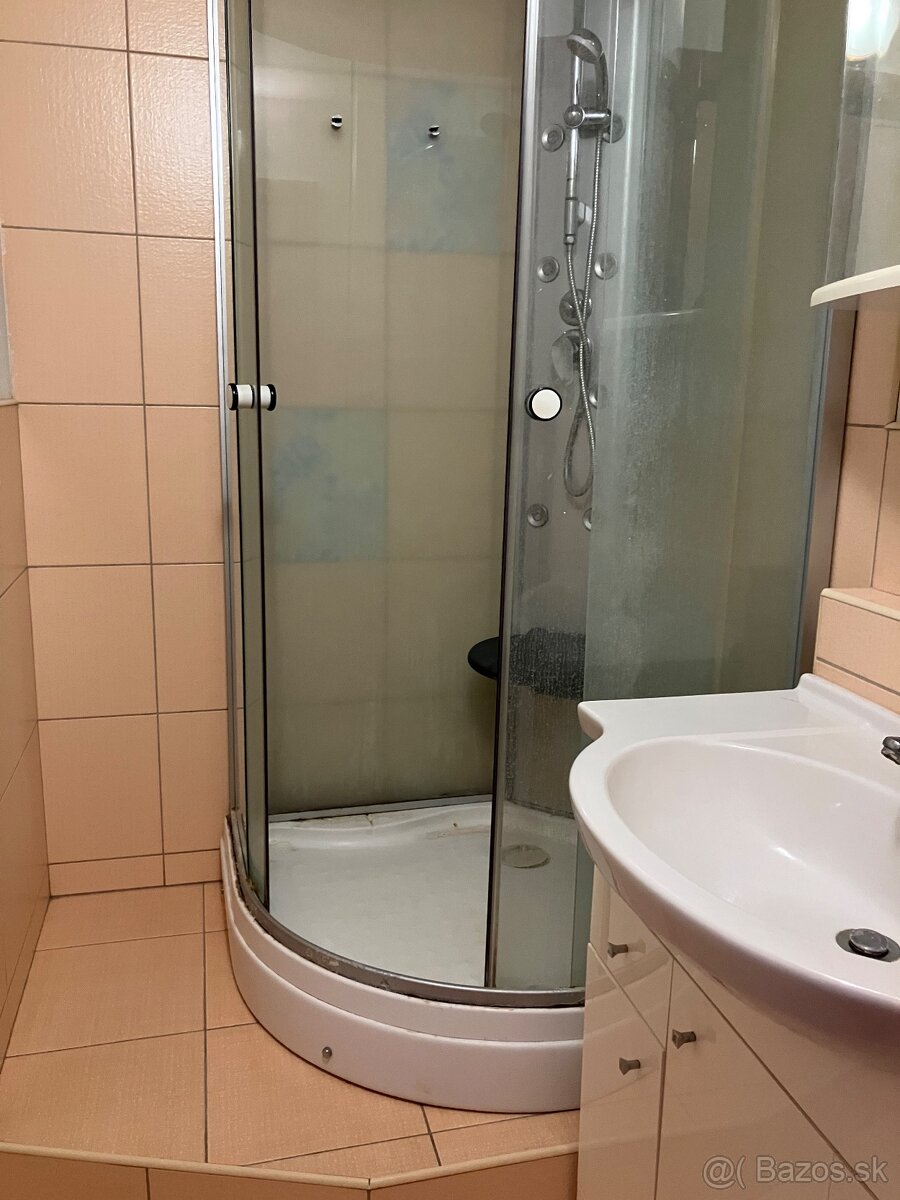 1 iz. Byt Ul. Novomeskeho - 6