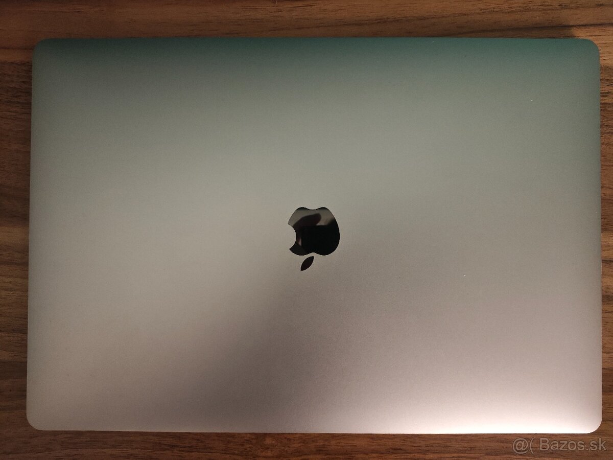 Apple MacBook Pro 15 2018 – i7 / 16GB / 256GB - 6