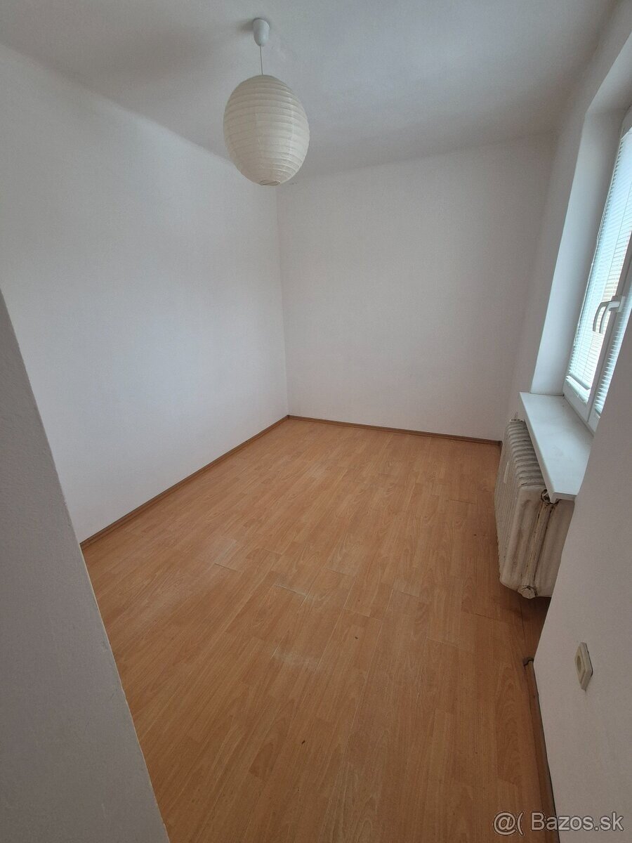 Predám 2 iz. byt, ul. Priateľstva, Komárno - 6