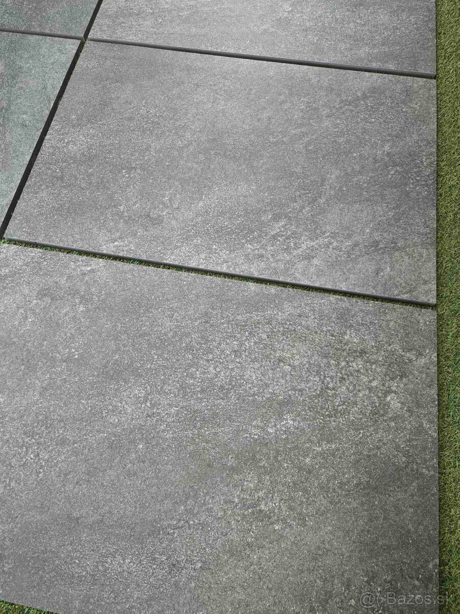 Dlažba veľkoformát 90x60, hrubka 2cm, aj na terče, antracit - 6