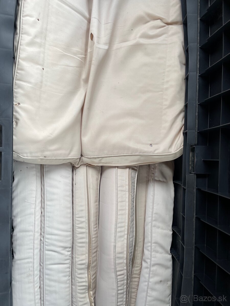 Zahradne sedenie s vankusmi - 6