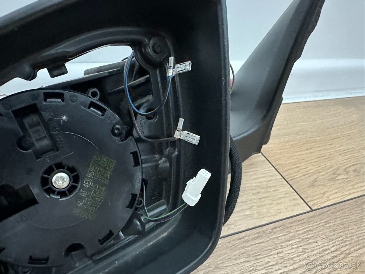 Originál Škoda ľavé spätné - 3V0857933 - 6