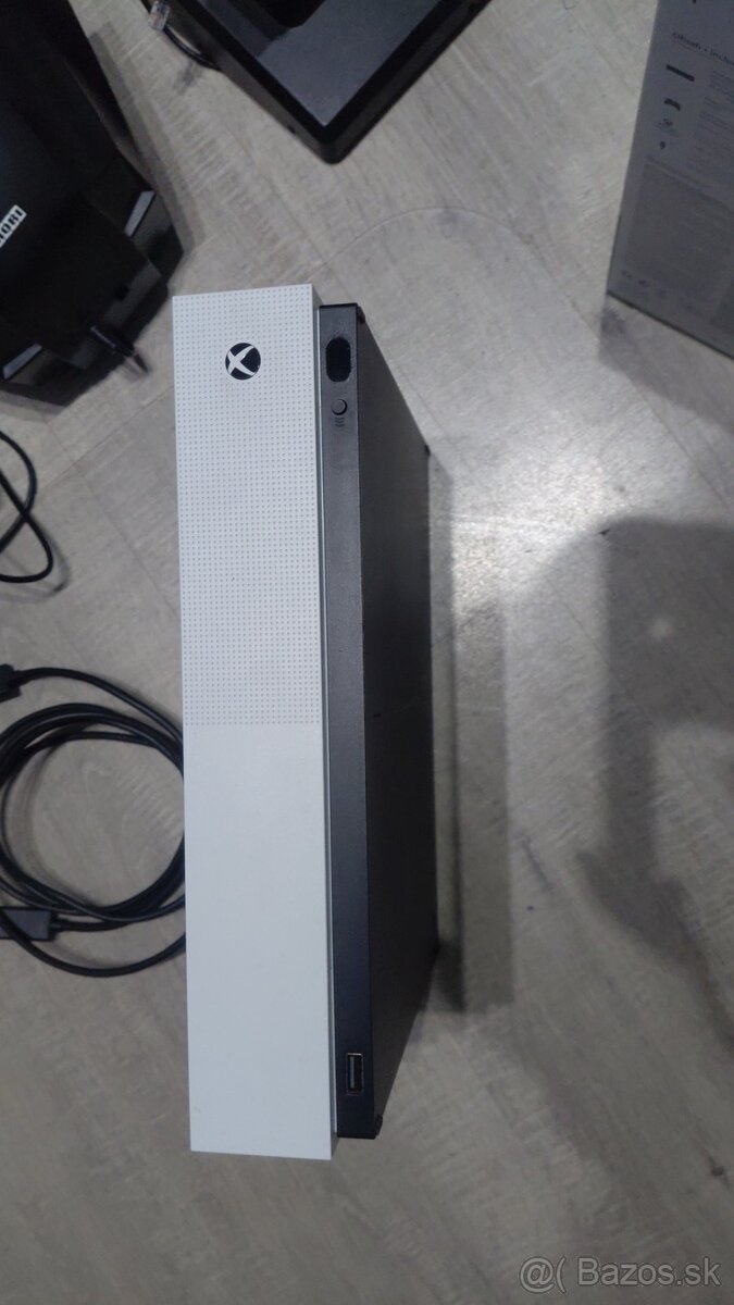 Xbox one S +hori racing wheel overdrive - 6