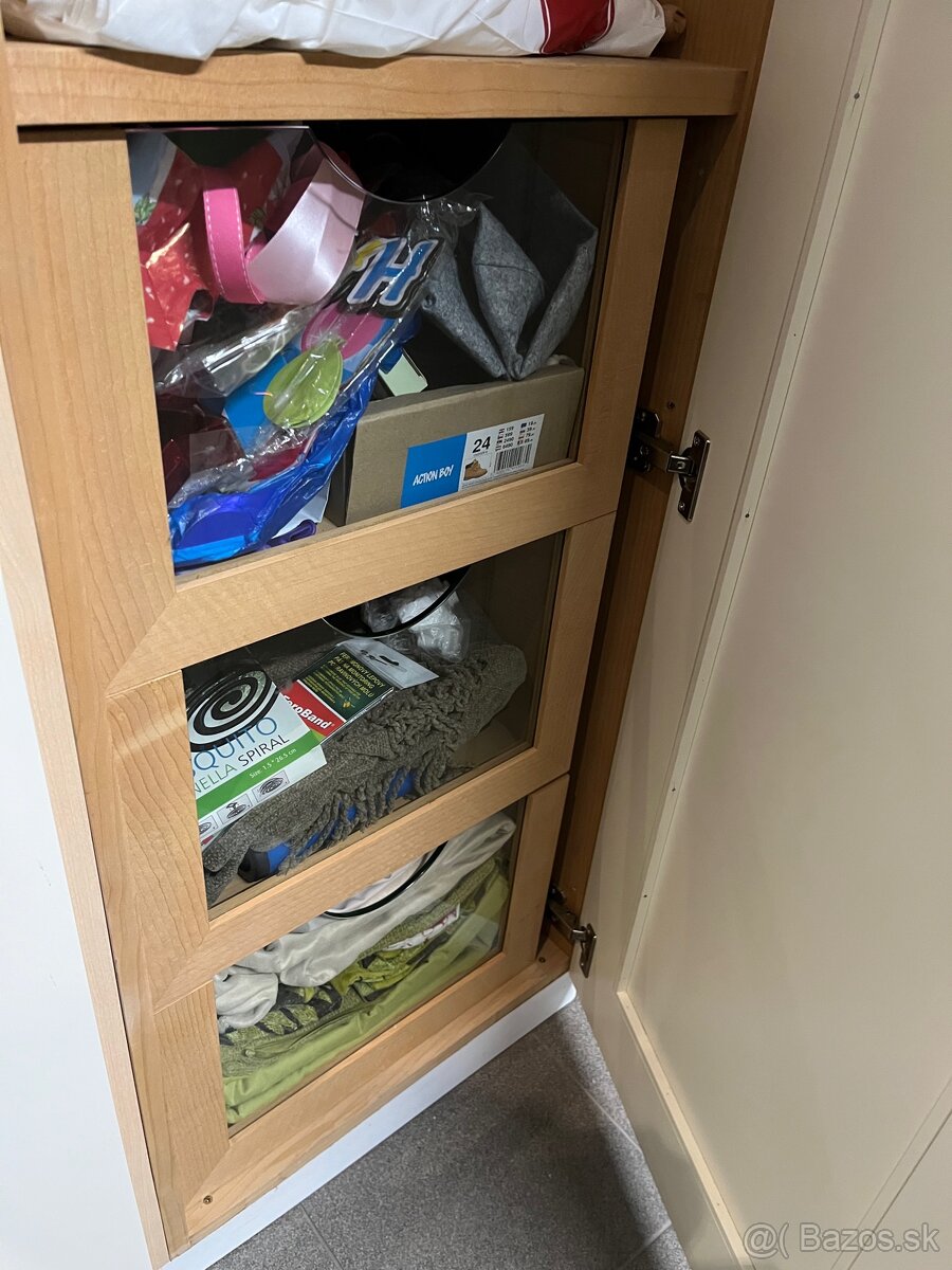 ŠATNÍKOVA SKRIŇA - 6