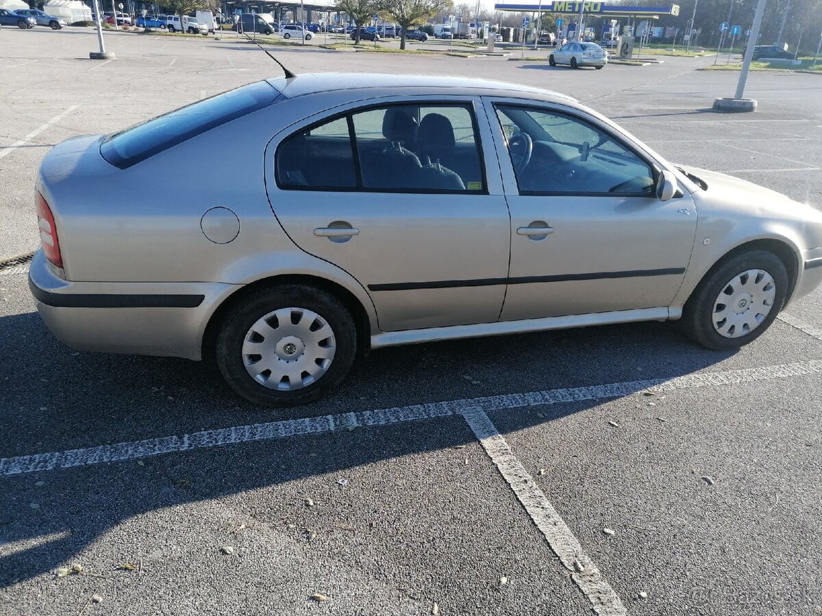 Octavia 1 1.6 Tour - 6