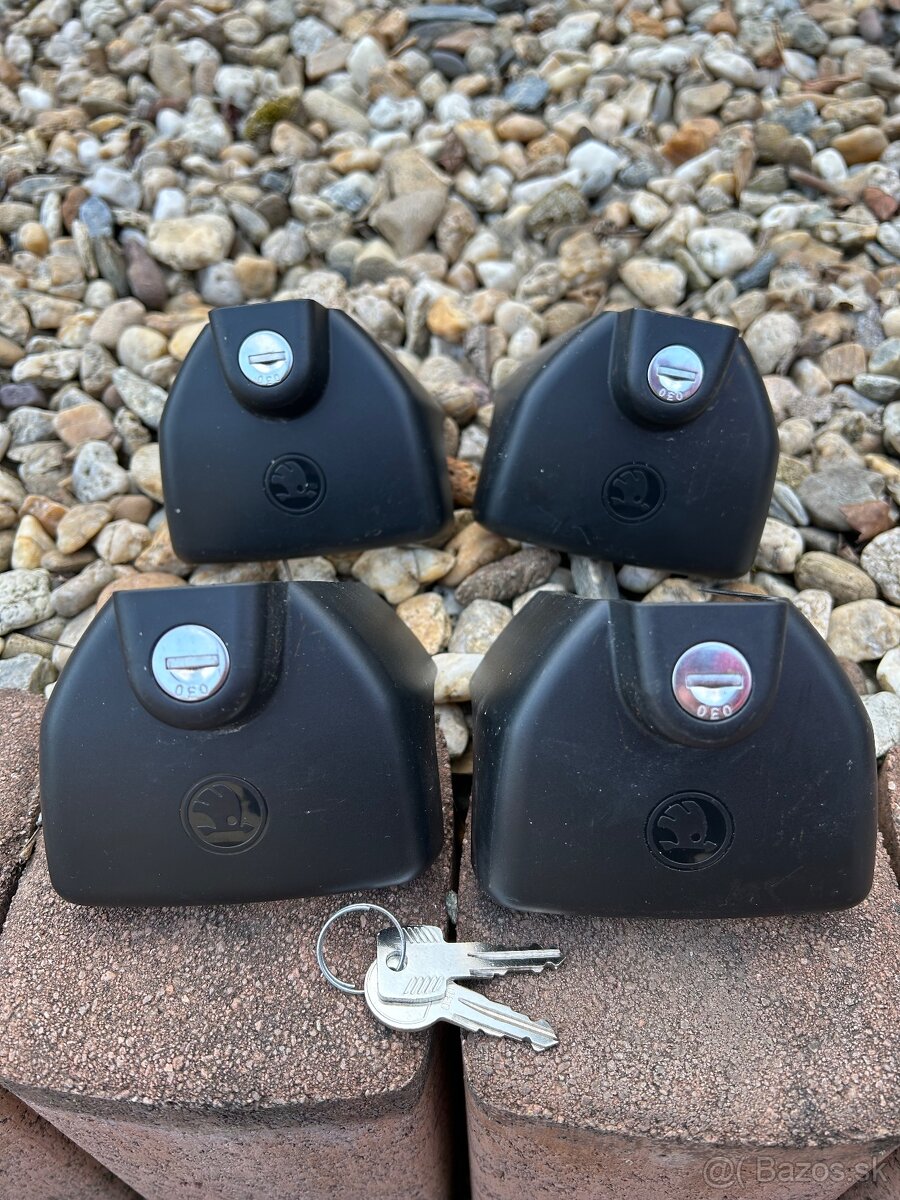 Strešný nosič Karoq + uzamykateľný nosič lyží Thule - 6