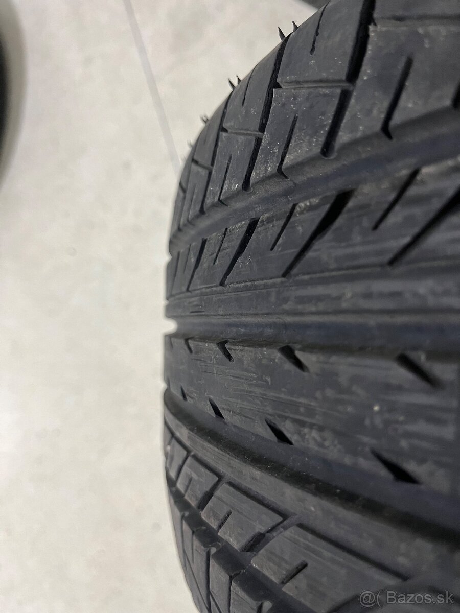 Yokohama bluearth E70 225/55 R18 - 6