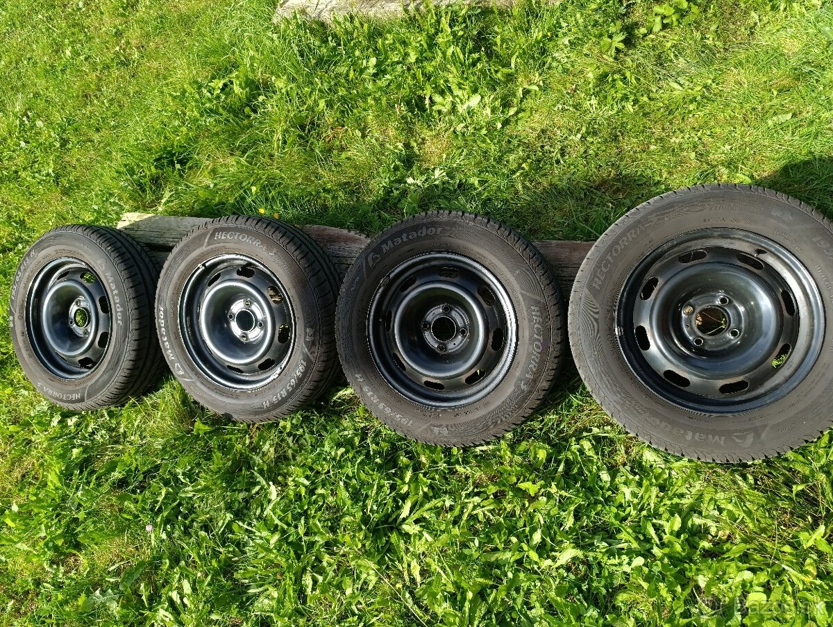 Predám letné pneumatiky na diskoch Peugeot 307 - 6