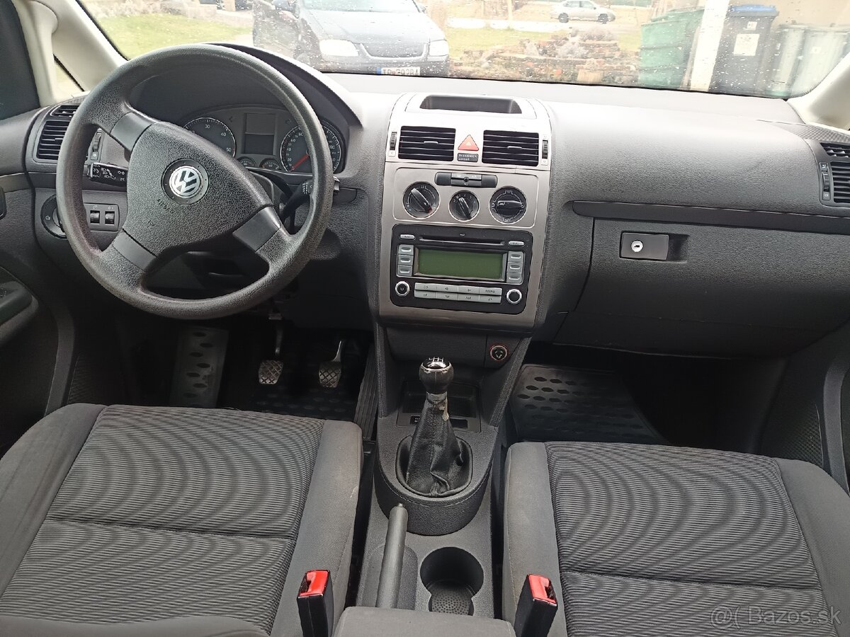 Volkswagen Touran - 6