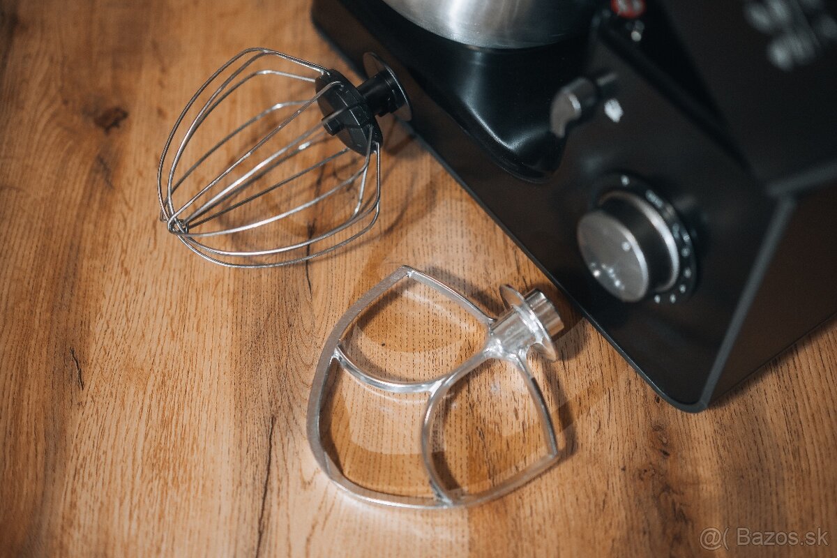 Predám kuchynský robot Black+Decker 1000 W – ako nový - 6