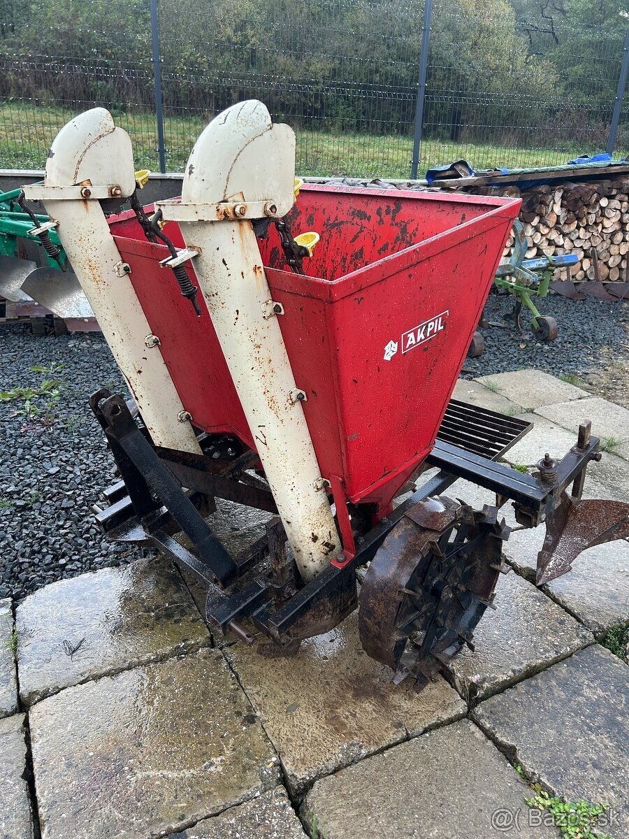 Predám sadzač zemiakov Akpil - 6
