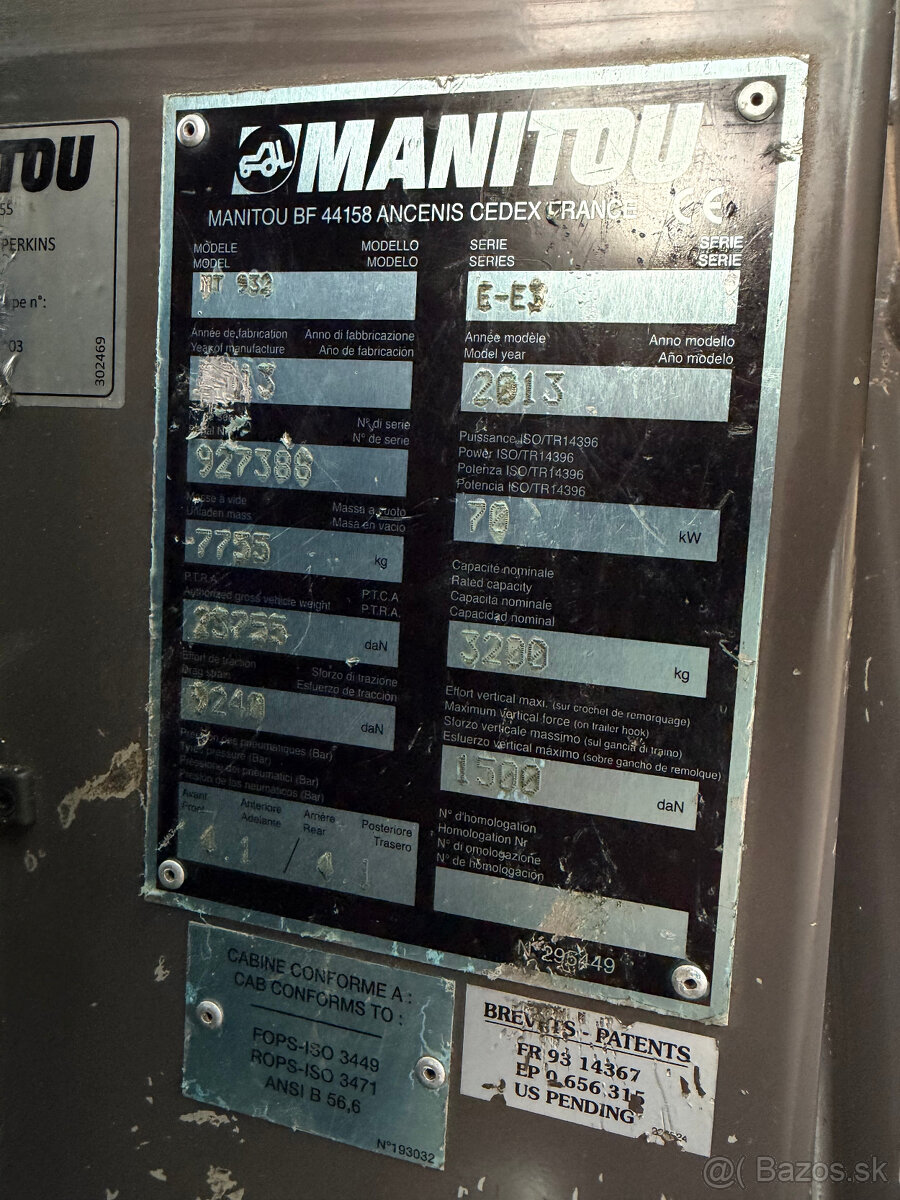 Teleskopický manipulátor Manitou MT932 (dosah 9 m). Nosnosť - 6