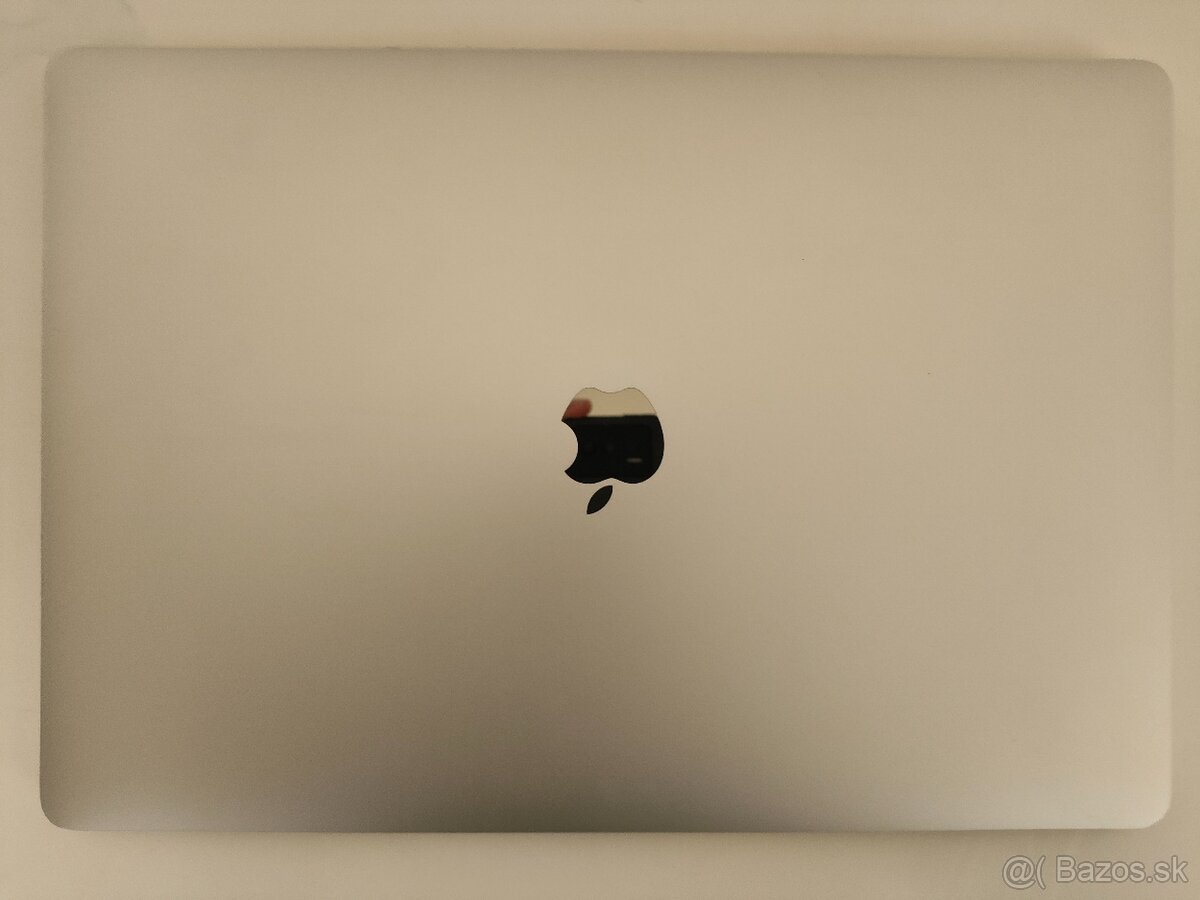 MacBook Pro 15 (2018, A1990) | Intel Core i7 2.2 GHz • 16 GB - 6