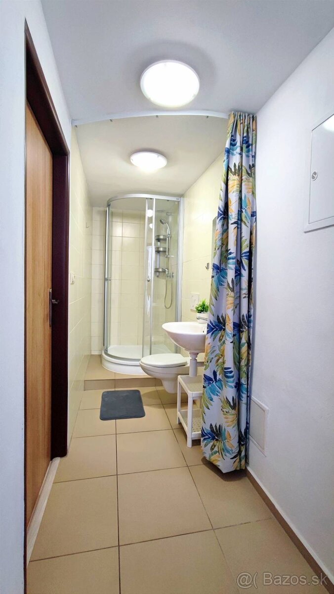 Prenájom garsónky v širšom centre Zvolena - 6