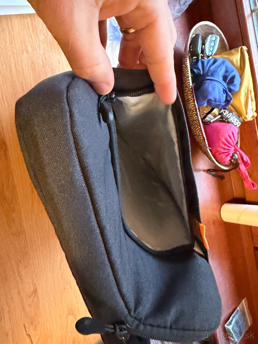 Tomtoc čierne púzdro na notebook - 6