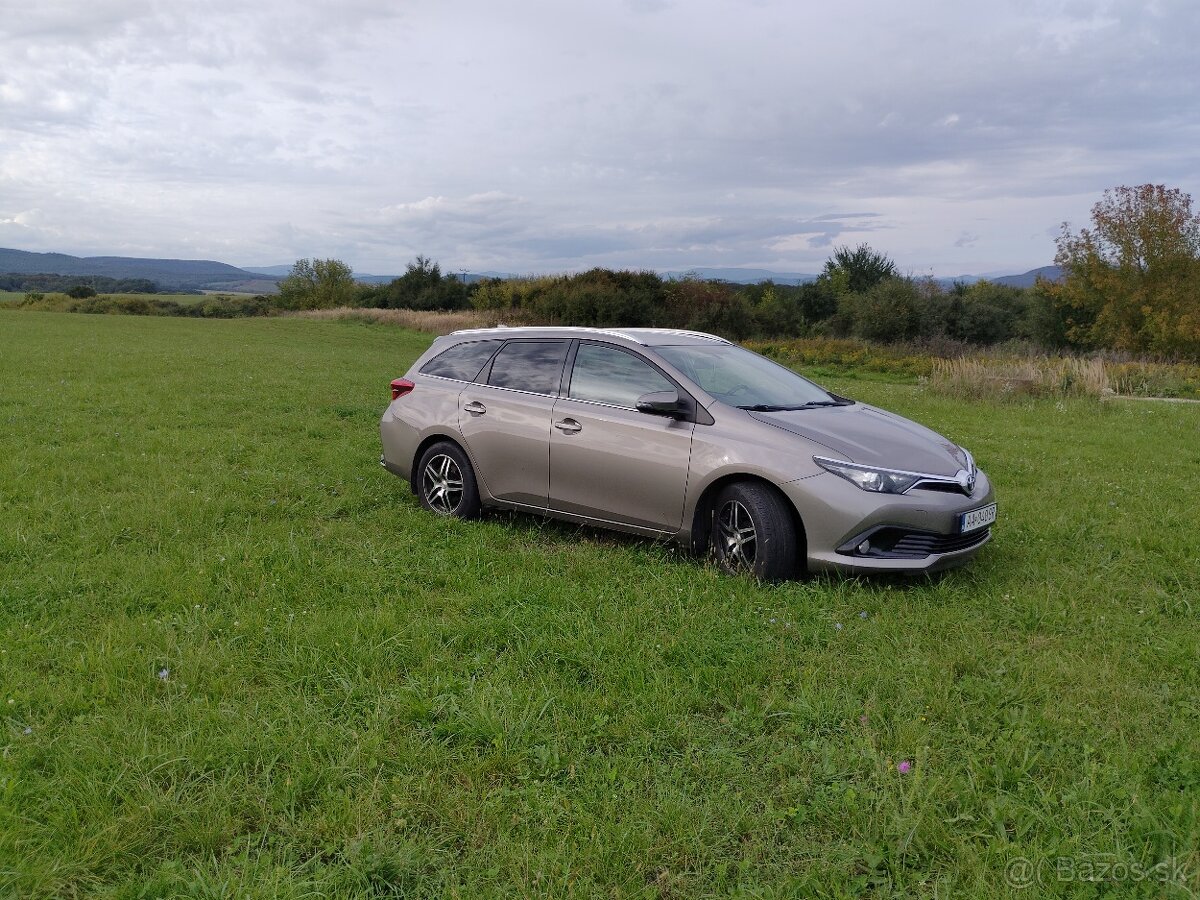 Toyota Auris Sport Touring - 6