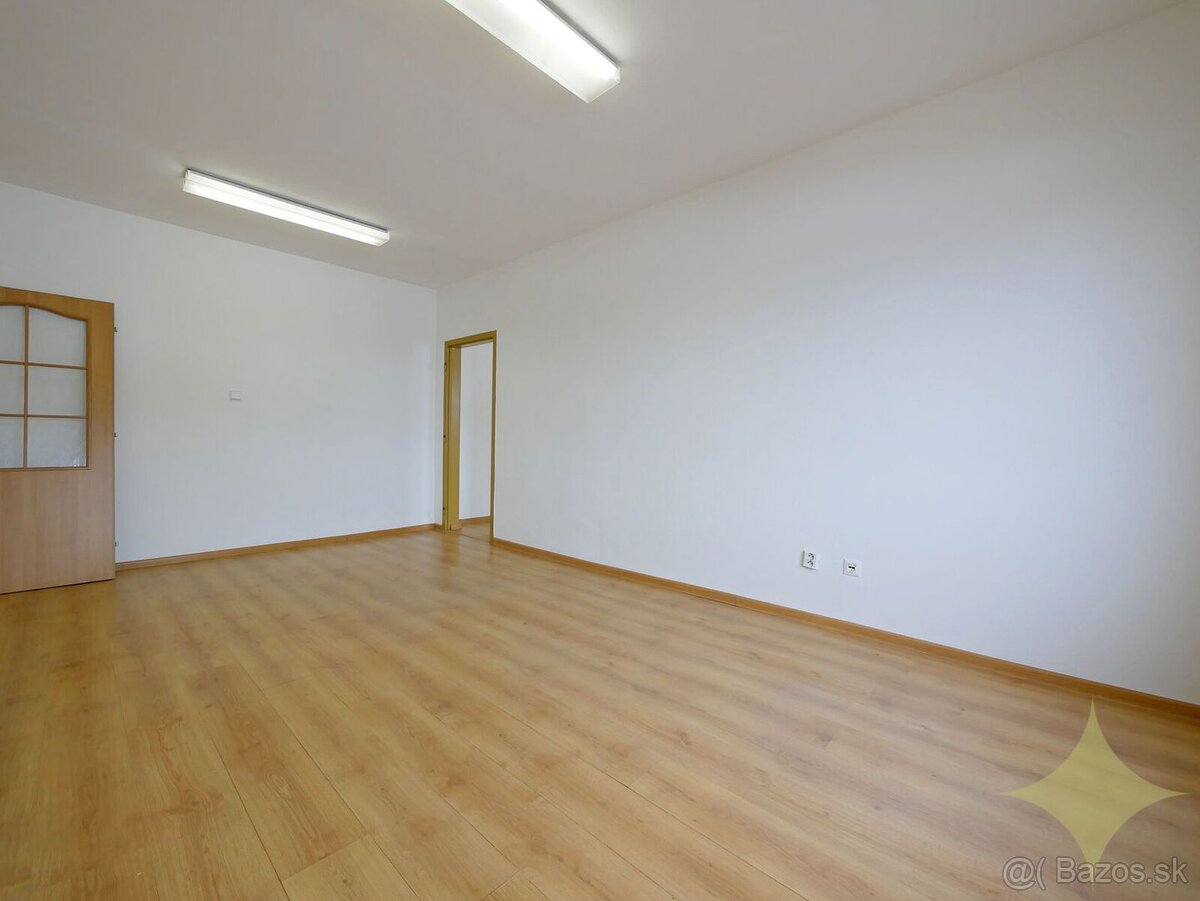 PRENÁJOM: Kancelárie Ružomberok, parkovanie bezplatné - 6