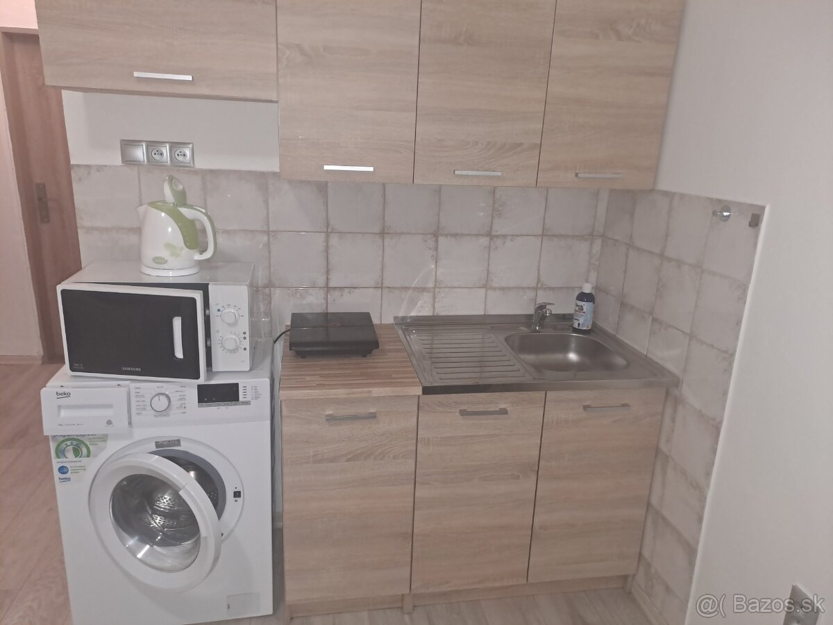 PRENÁJOM Garsónka Trenč.Teplice - Partizánska - 6