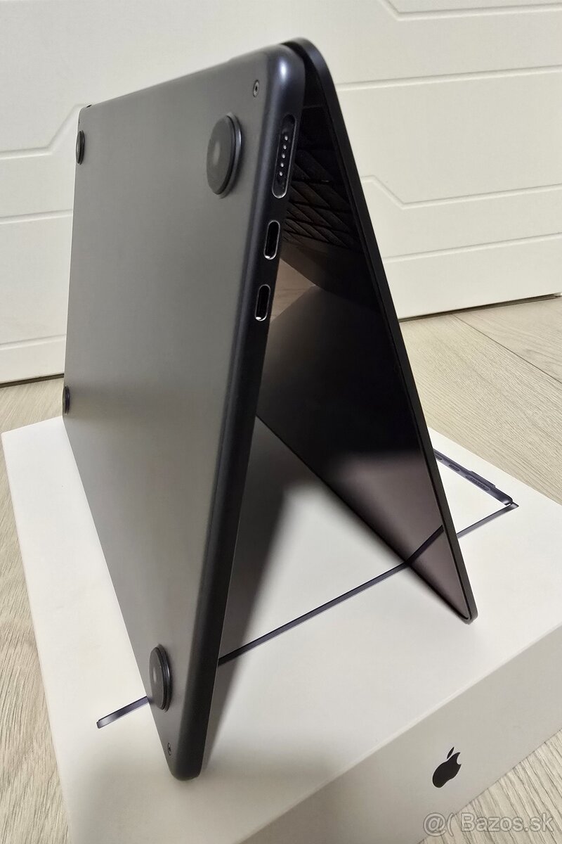 Apple MacBook Air 13,6" M3, 8C CPU/10C GPU/16GB/512GB - 6