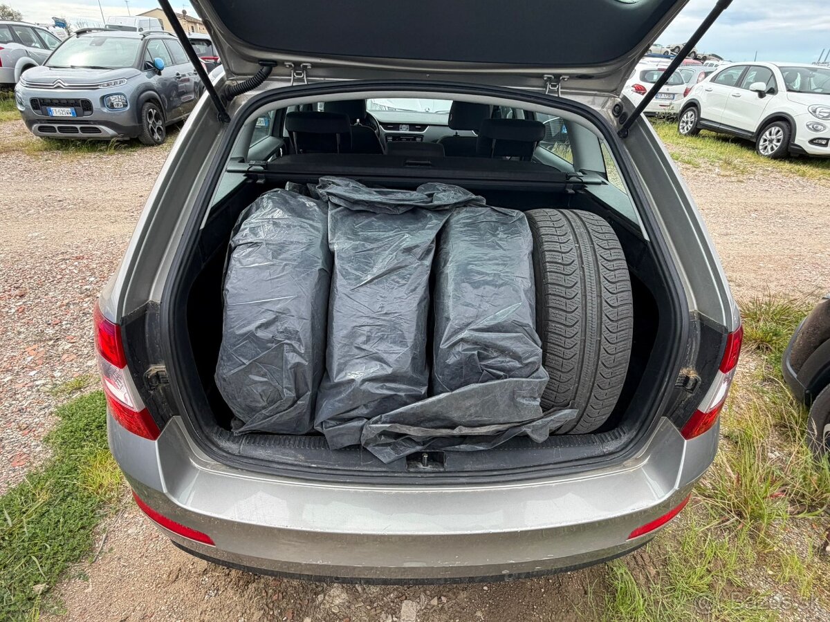 ŠKODA OCTAVIA COMBI 1.6 TDI - 6