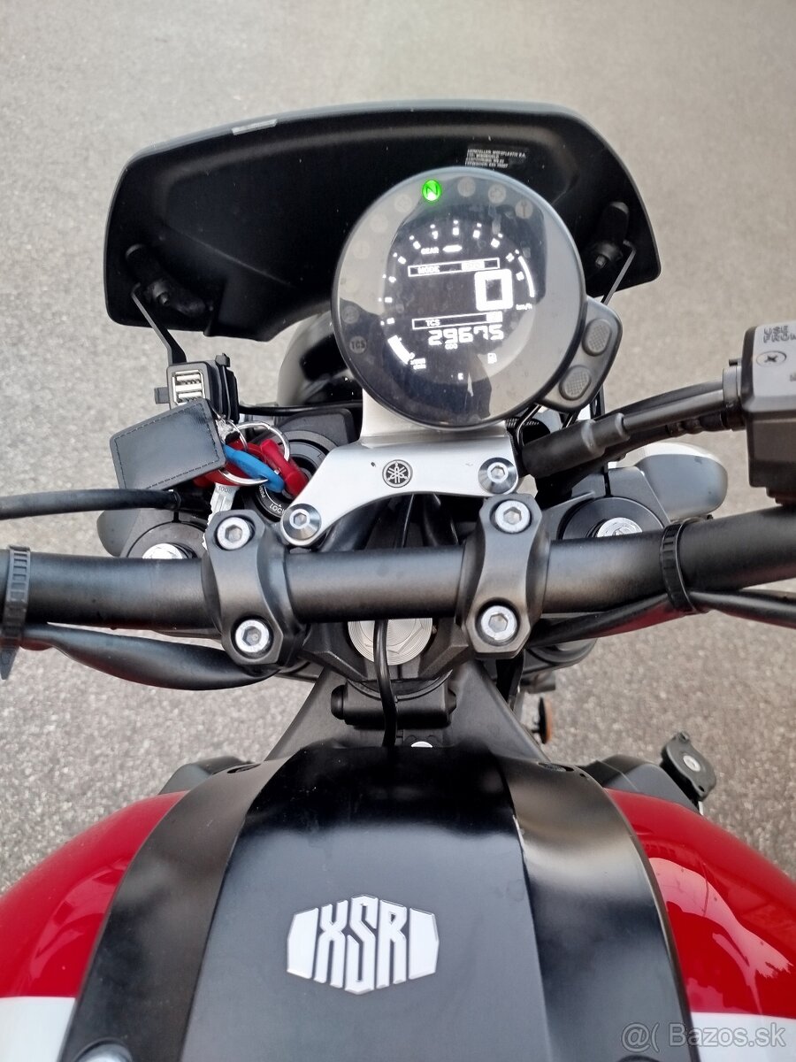 Yamaha xsr 900 - 6