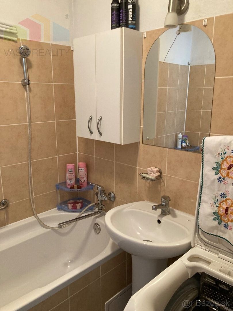 ZNÍŽENÁ CENA - Predaj 3 - izbový moderný byt s dvomi balkón - 6