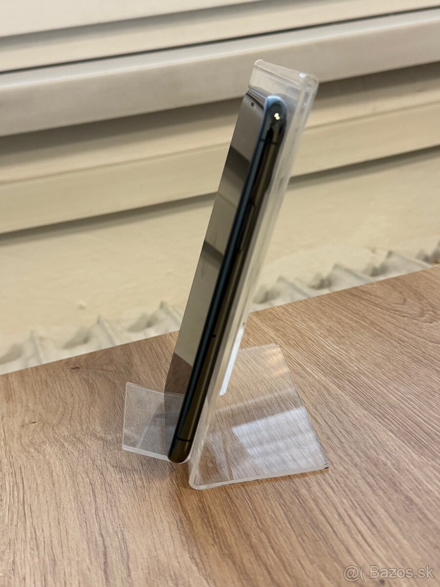 PREDANÉ Dobrý deň Ponúkam na predaj iPhone 11 PRO 512GB - 6