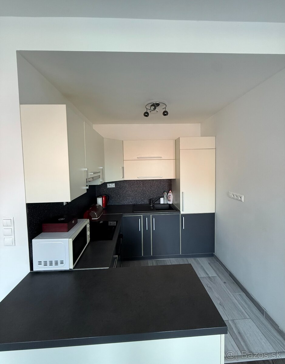 3-izbový byt s terasou, parkovaním vo dvore-Hegyeshalom - 6