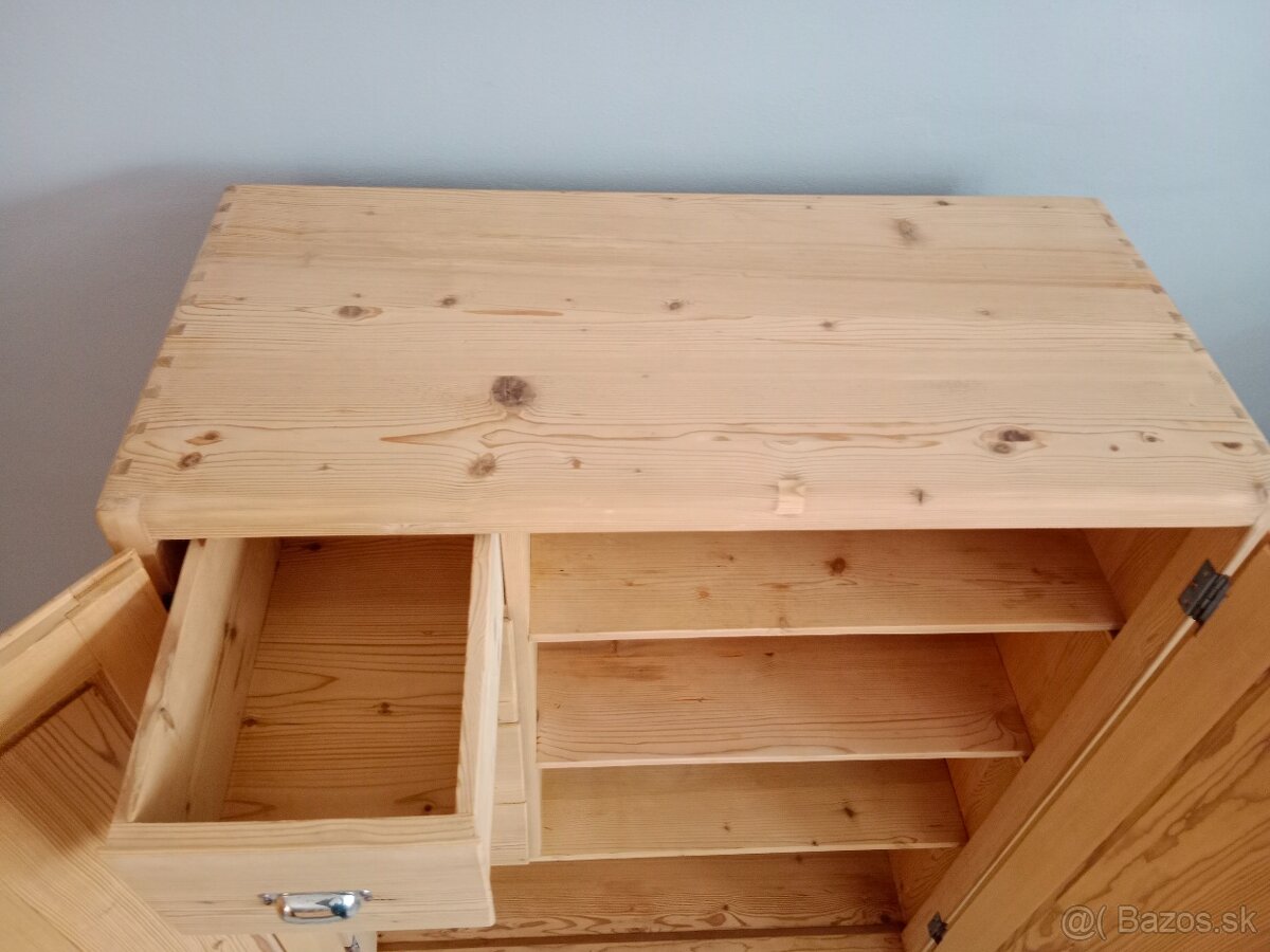 Stará skříňka, vařenka po renovaci - 6