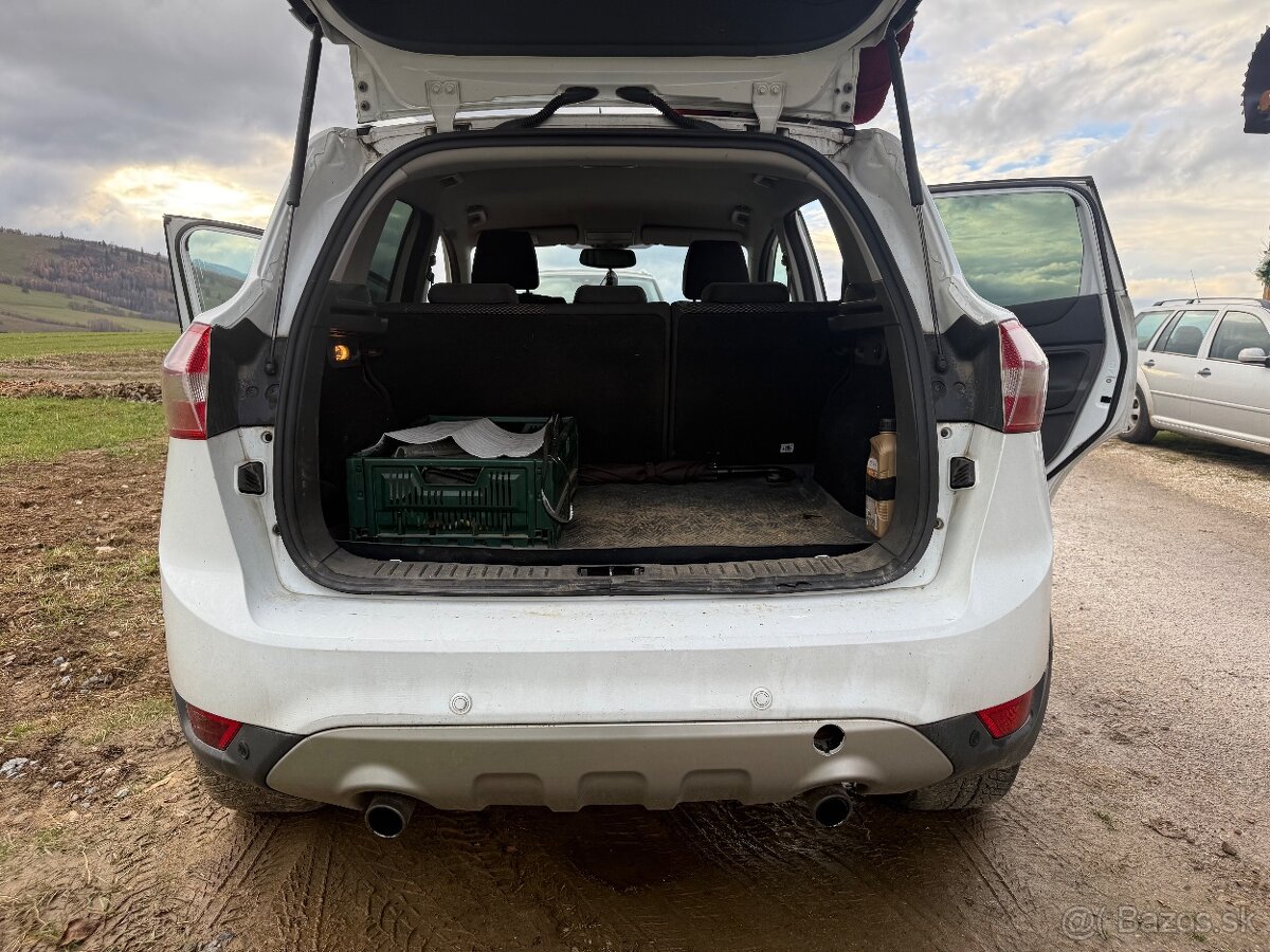 Ford Kuga SUV 4x4 - 6