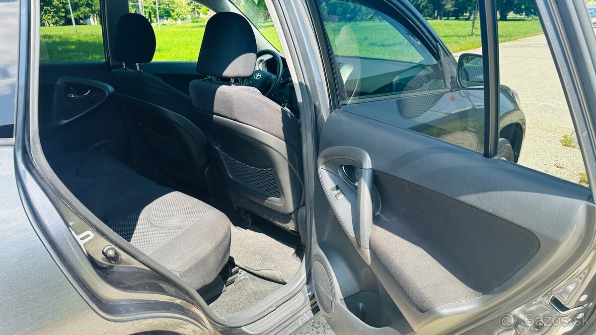Toyota Rav4 D4-D 4x4 - 6