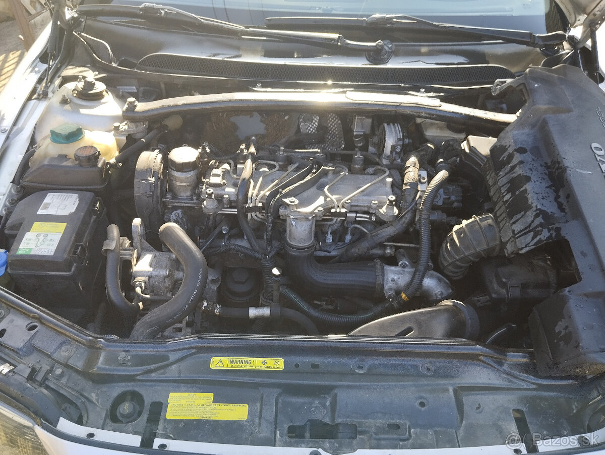 VOLVO S60 2,4D 2001 - 6