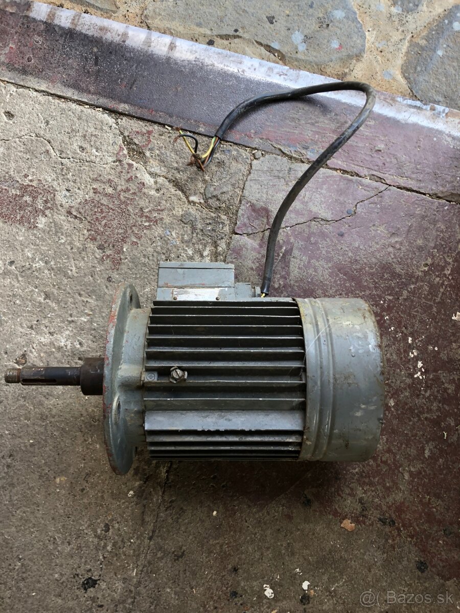Nabíjačka zváračka El.motor - 6