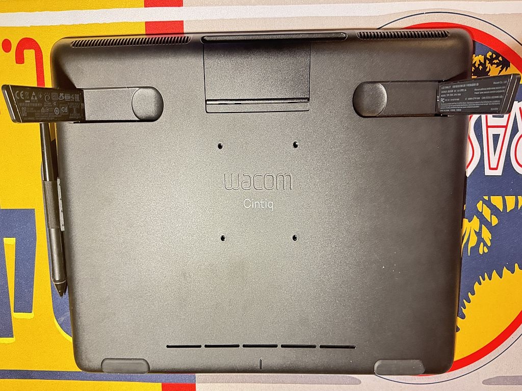 Predám grafický tablet Wacom Cintiq 16 creative pen - 6