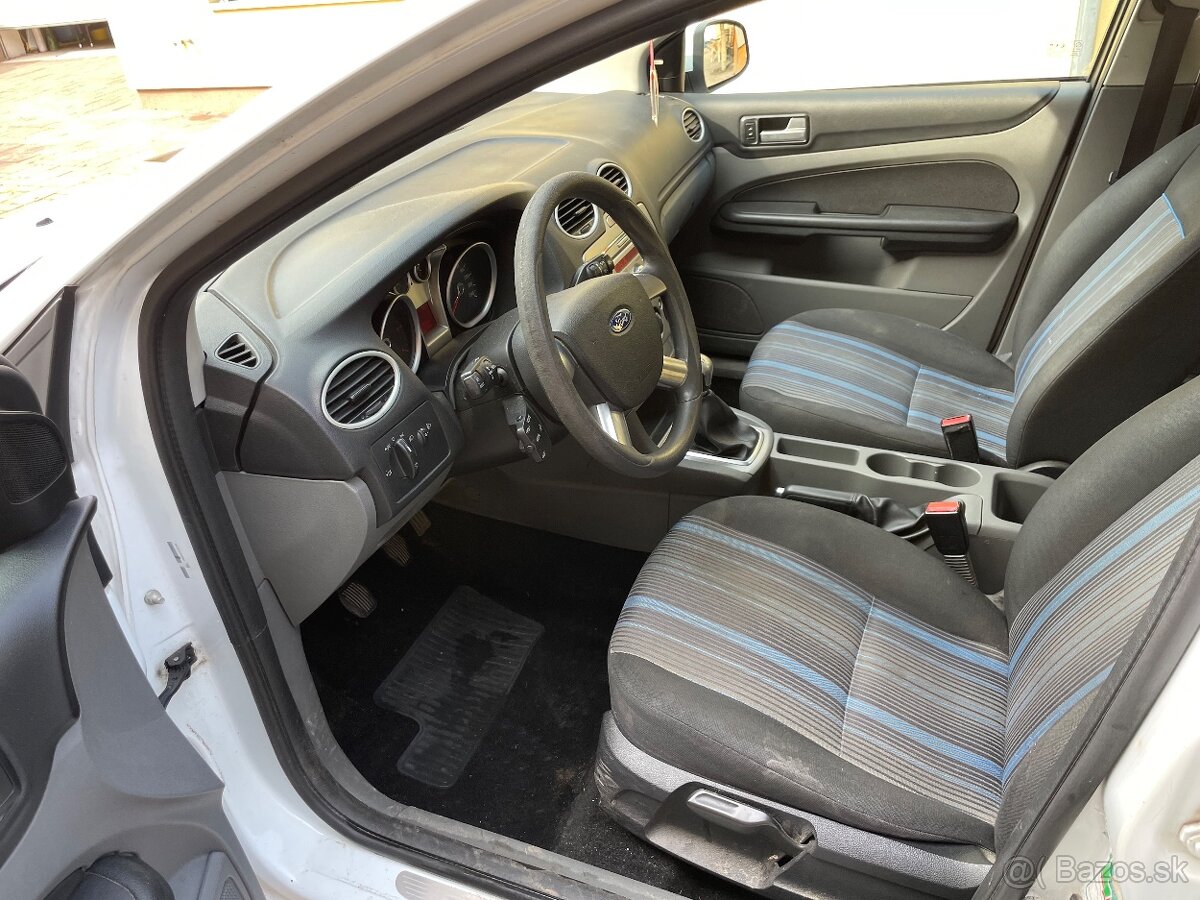 Ford Focus kombi 1.6tdci predam vymenim - 6