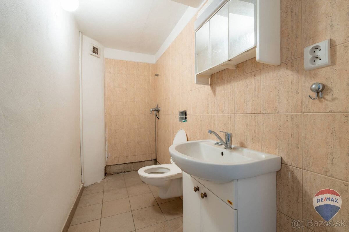 Polyfunkčná budova v centre mesta - 6