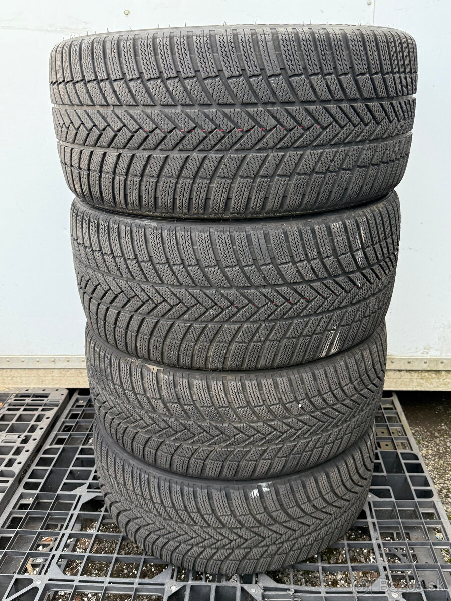 PREDÁM 4 kusy zimné pneumatiky BRIDGESTONE 275/35 R21 103V - 6