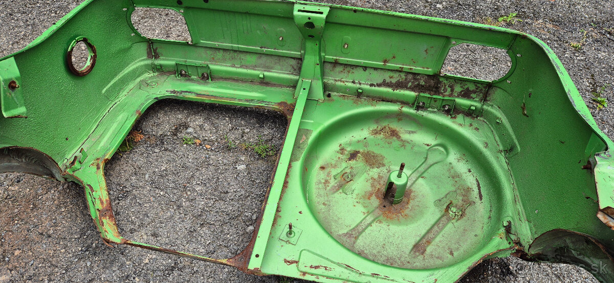 Bmw e10 zadna cast - 6