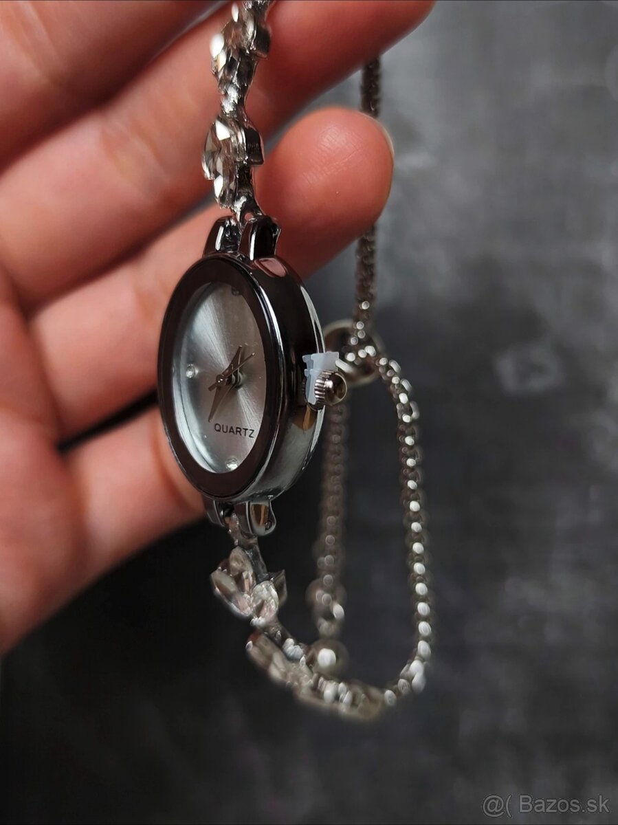 Hodinky so zirkónmi - 6