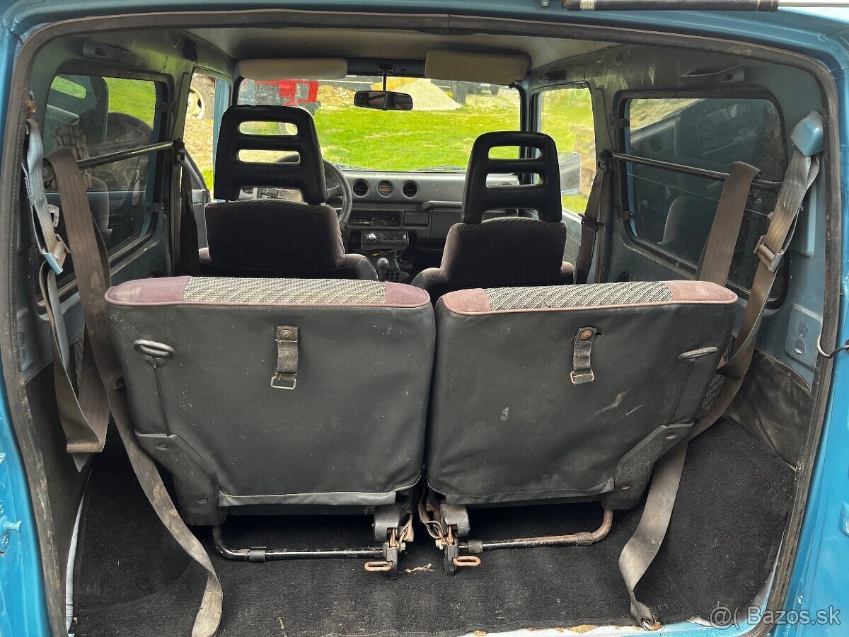 Suzuki Samurai 1.3 - 6