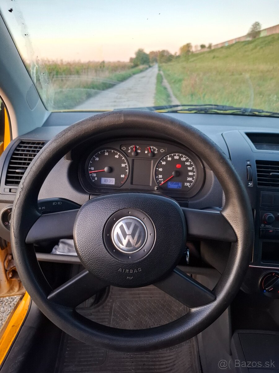 Polo IV Hatchback (9N) 1.2 40 kW - rok 2003 - 6