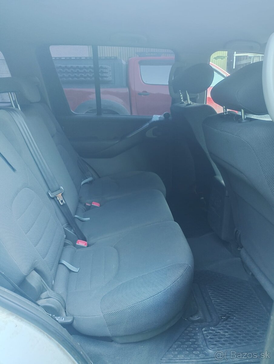 Nissan Pathfinder - 6