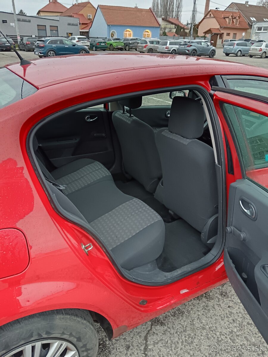 Renault Megane 2, benzín 1.4, 72kW, 2006 - 6