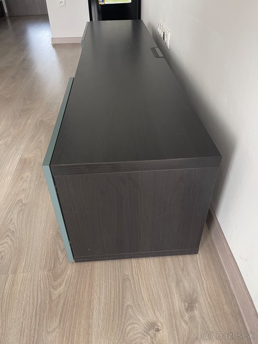 Skrinka pod tv - 6