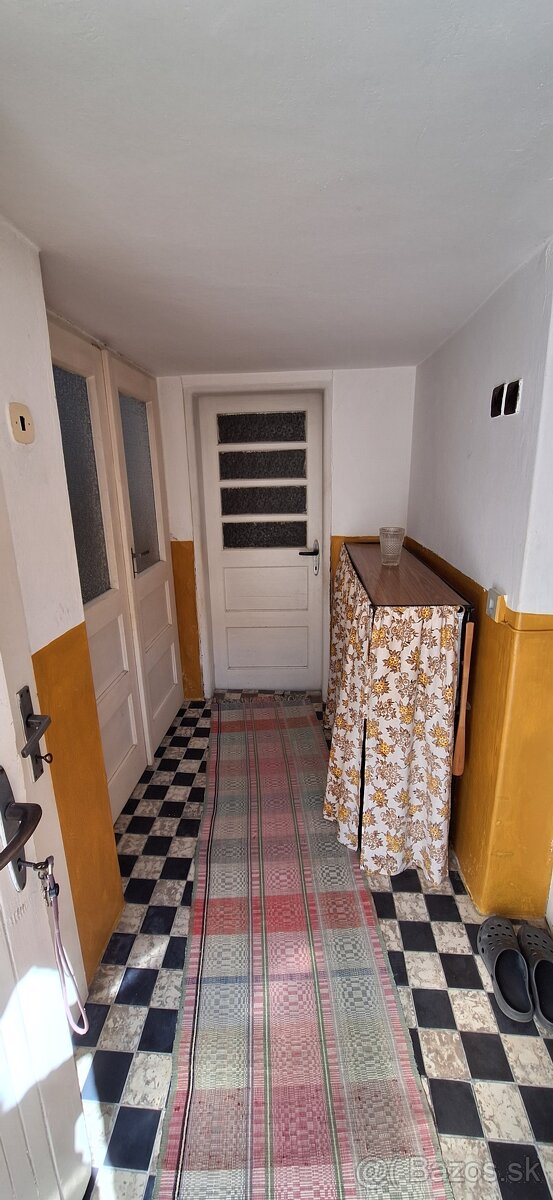 Rodinný dom na bývanie, na víkendy, 1+4 - 6