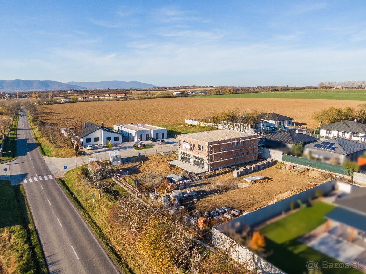 PREDAJ: POLYFUNKČNÁ NOVOSTAVBA VO ZVONČÍNE - 6
